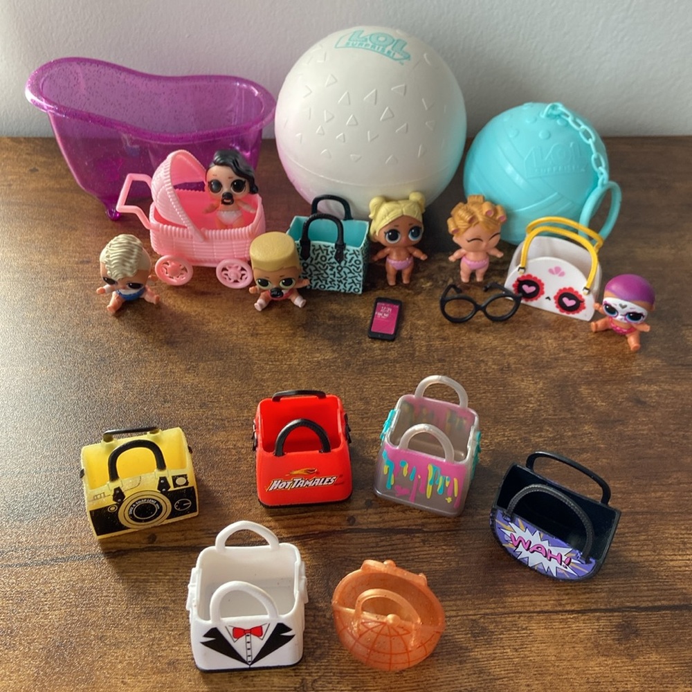 LOL 6 Surprise Little Sisters and Brothers Bundle